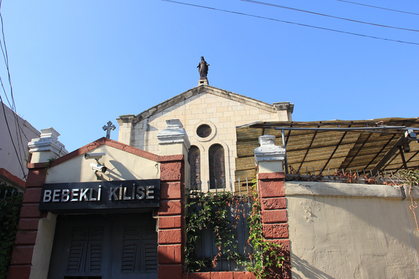 bebekli kilise